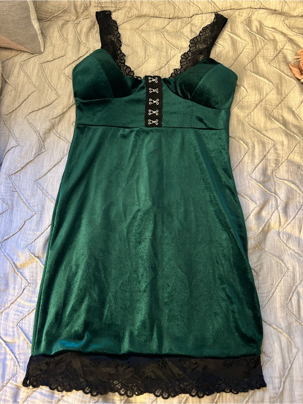 Luxury Lace-Trim Velvet Dress - Emerald Green